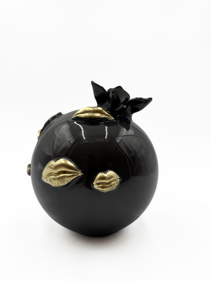 Everybody's Darling - Graphitfarben mit goldenen Lippen